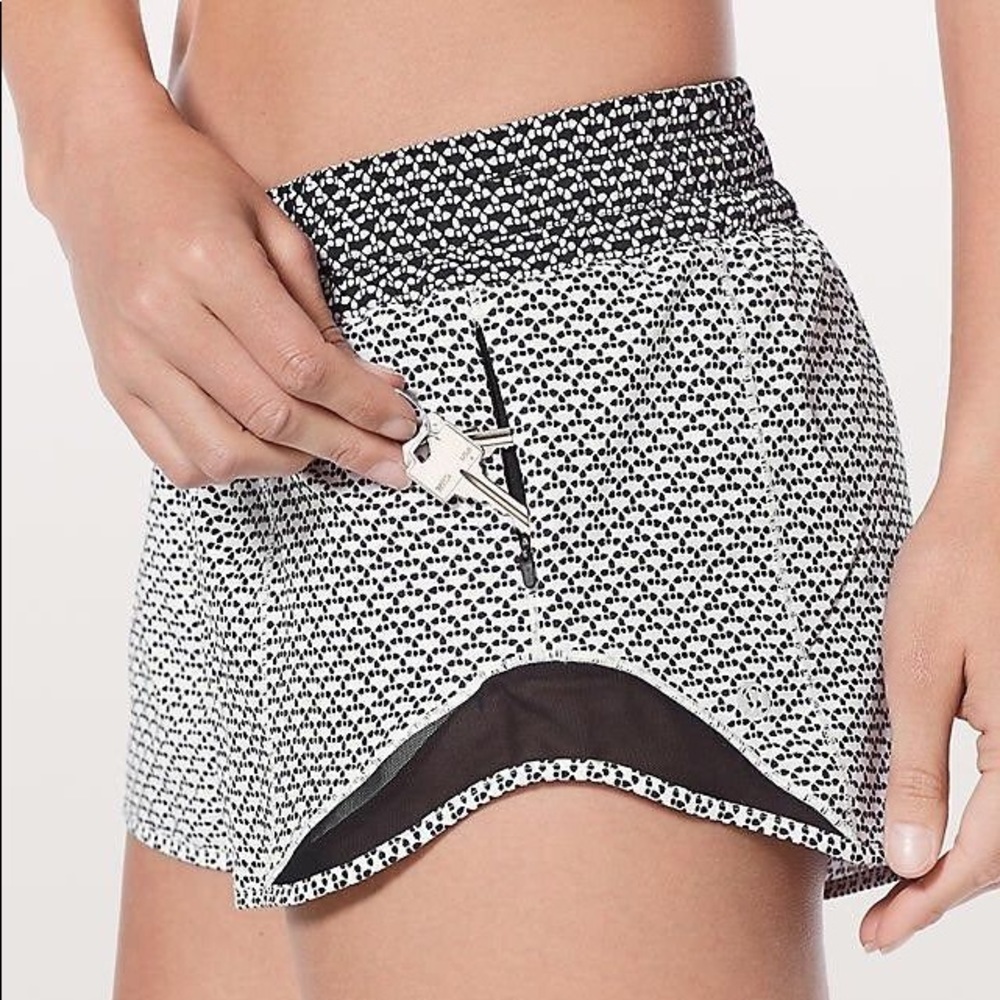 Lululemon Hotty Hot Short 2.5 inseam